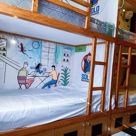 A Pousada Solo Backpacker Bombaim Exterior foto